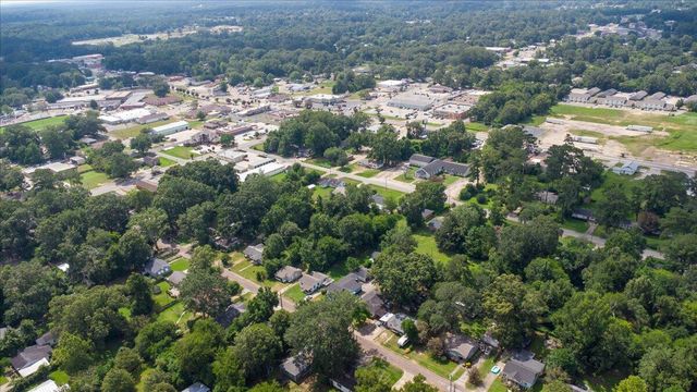 129 W Cherry Dr., Petal, MS 39465