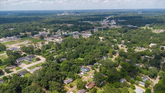 129 W Cherry Dr., Petal, MS 39465