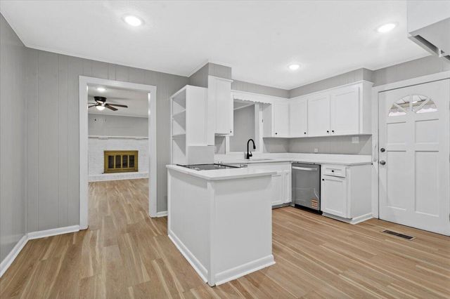 129 W Cherry Dr., Petal, MS 39465