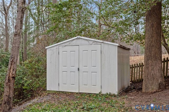 8090 Kiwi Ln, Mechanicsville, VA 23111