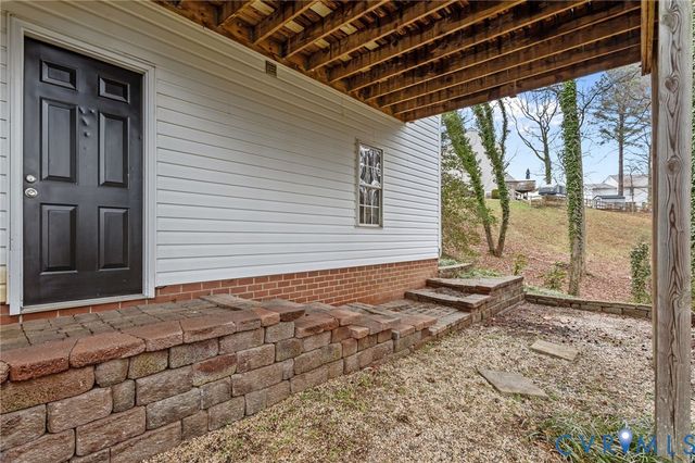 8090 Kiwi Ln, Mechanicsville, VA 23111