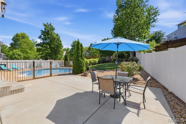 1009 Treeshade Drive, St Peters, MO 63376