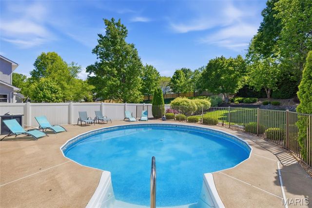 1009 Treeshade Drive, St Peters, MO 63376