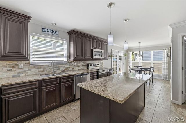 1009 Treeshade Drive, St Peters, MO 63376