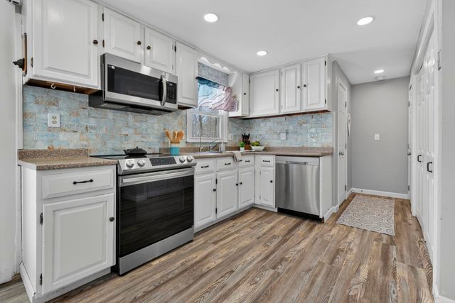 11 Pingree Hill Road L, Derry, NH 03038