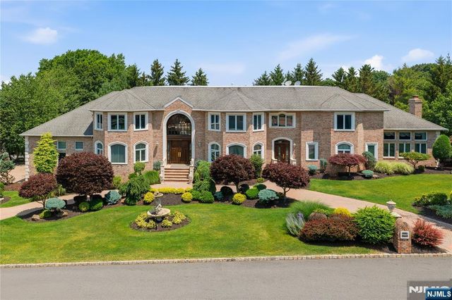 1 Wimbledon Court, Cedar Grove, NJ 07009