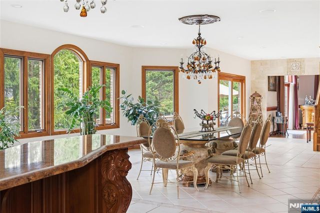 1 Wimbledon Court, Cedar Grove, NJ 07009