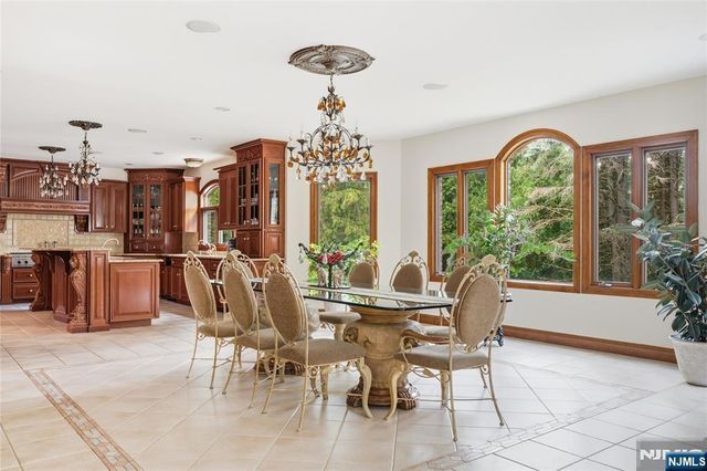 1 Wimbledon Court, Cedar Grove, NJ 07009