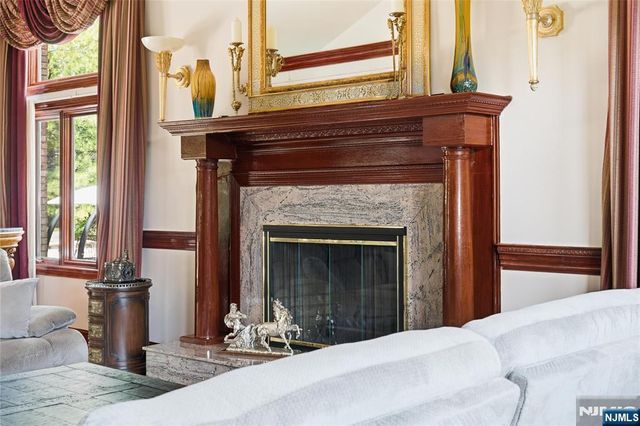 1 Wimbledon Court, Cedar Grove, NJ 07009