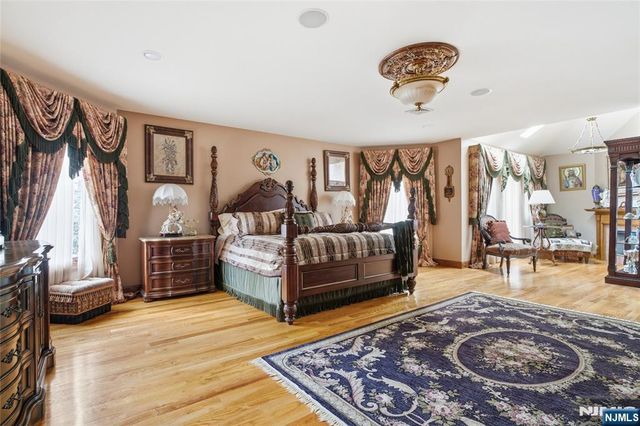 1 Wimbledon Court, Cedar Grove, NJ 07009