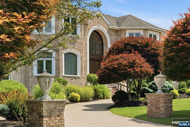 1 Wimbledon Court, Cedar Grove, NJ 07009