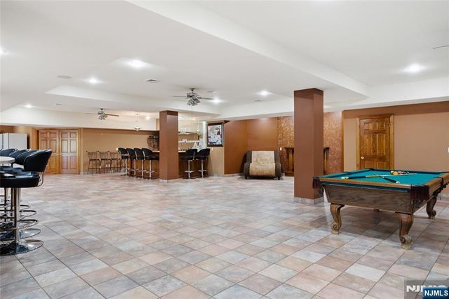 1 Wimbledon Court, Cedar Grove, NJ 07009
