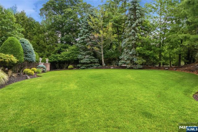 1 Wimbledon Court, Cedar Grove, NJ 07009