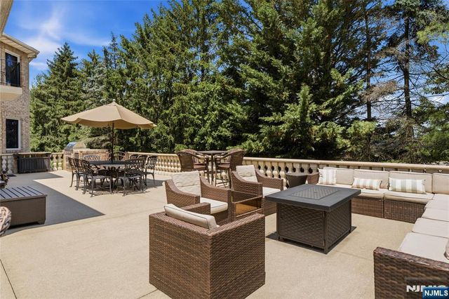 1 Wimbledon Court, Cedar Grove, NJ 07009