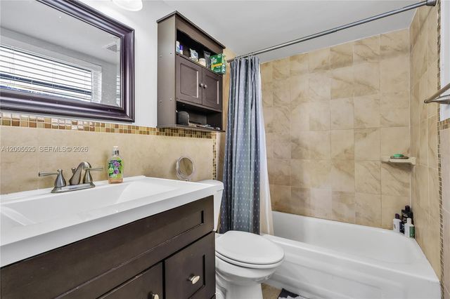 3777 NW 78th Ave 15A, Davie, FL 33024