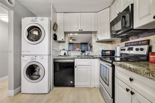 3777 NW 78th Ave 15A, Davie, FL 33024