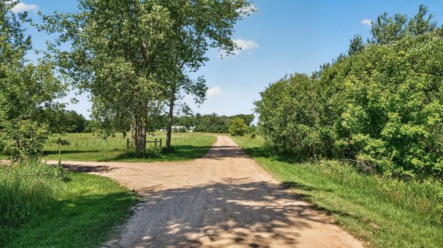 13487 Saint Croix Trail, North Branch, MN 55056