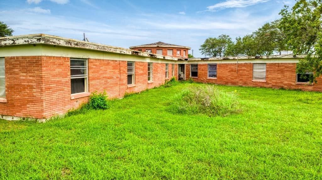 1201 Gregory St, Taft, TX 78390 — photo 2