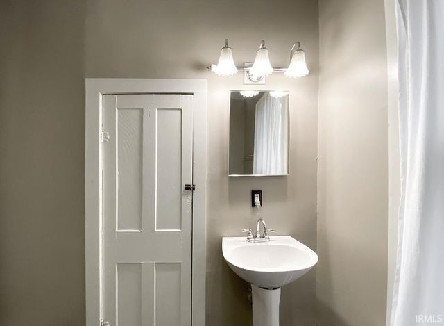 1003 W 11th Street, Bloomington, IN 47404