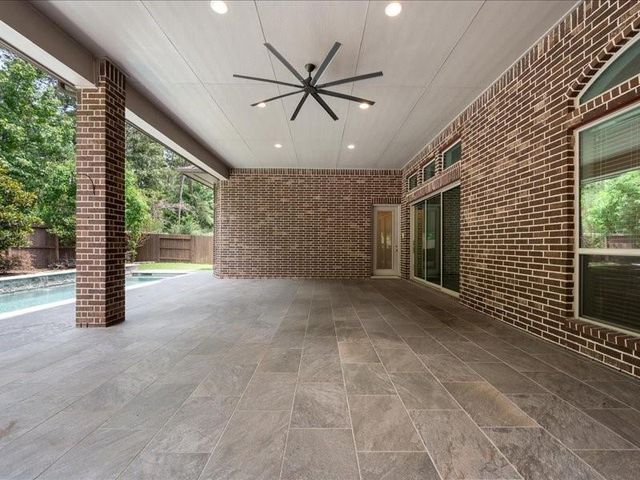 17306 Sages Ravine Drive, Humble, TX 77346