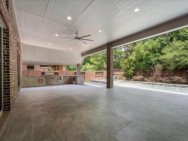 17306 Sages Ravine Drive, Humble, TX 77346