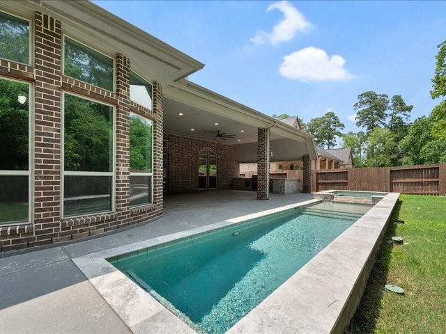 17306 Sages Ravine Drive, Humble, TX 77346