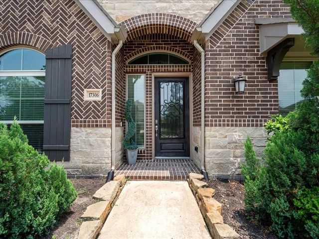 17306 Sages Ravine Drive, Humble, TX 77346