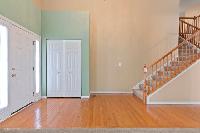 621 Mansfield Way, Oswego, IL 60543