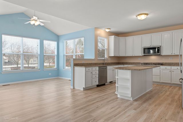 621 Mansfield Way, Oswego, IL 60543