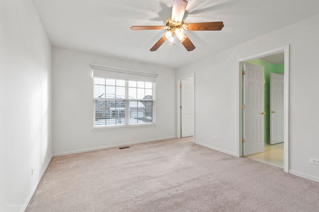 621 Mansfield Way, Oswego, IL 60543