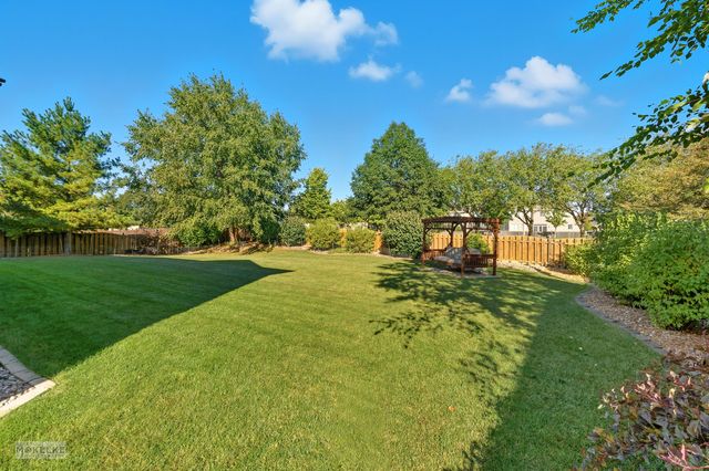 621 Mansfield Way, Oswego, IL 60543