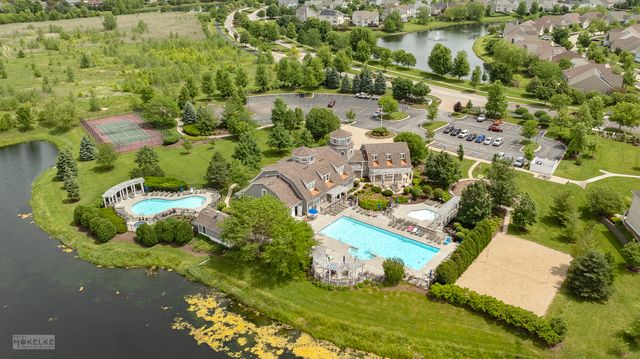 621 Mansfield Way, Oswego, IL 60543