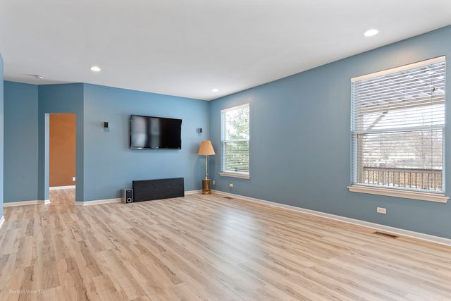 621 Mansfield Way, Oswego, IL 60543