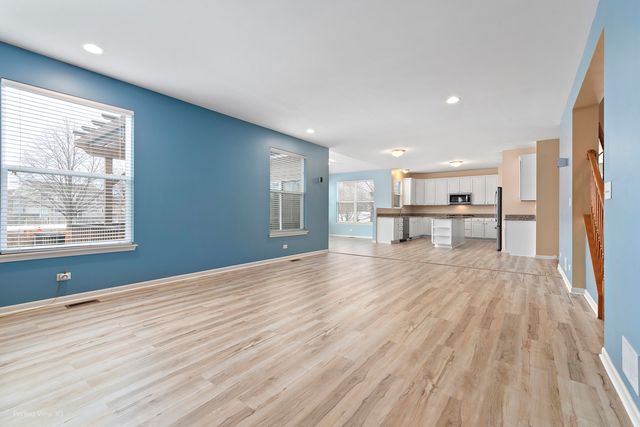 621 Mansfield Way, Oswego, IL 60543