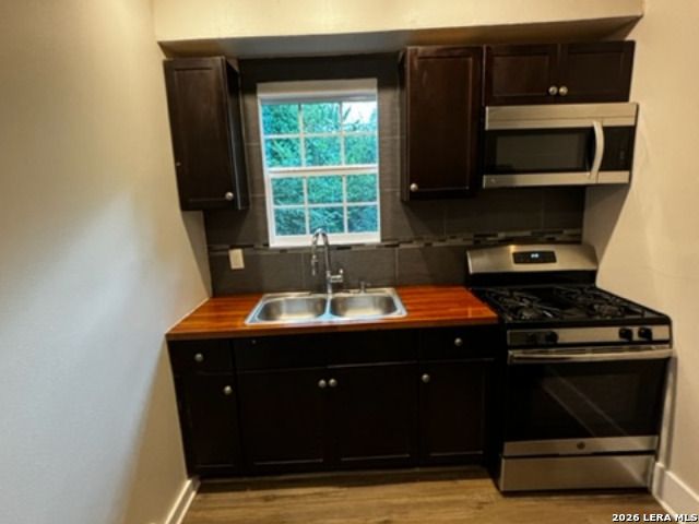 827 W ROSEWOOD AVE, San Antonio, TX 78212