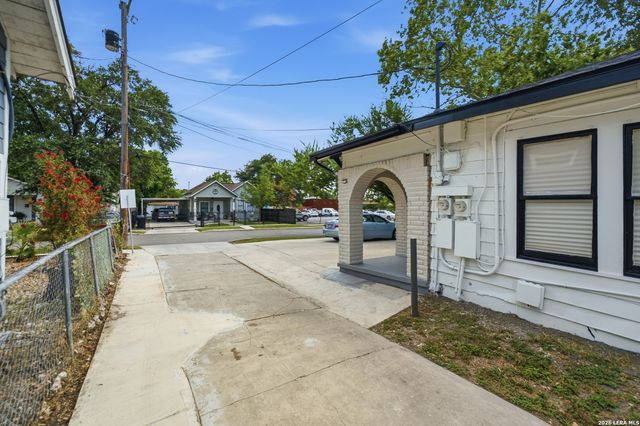 827 W ROSEWOOD AVE, San Antonio, TX 78212
