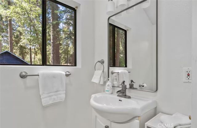 26249 Alpine, Twin Peaks, CA 92391