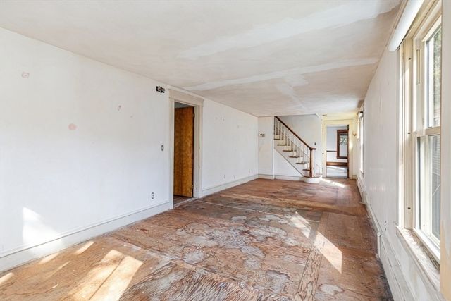 1292 Riverside Ave, Somerset, MA 02726
