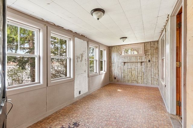 1292 Riverside Ave, Somerset, MA 02726