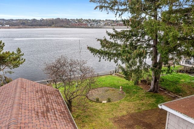 1292 Riverside Ave, Somerset, MA 02726