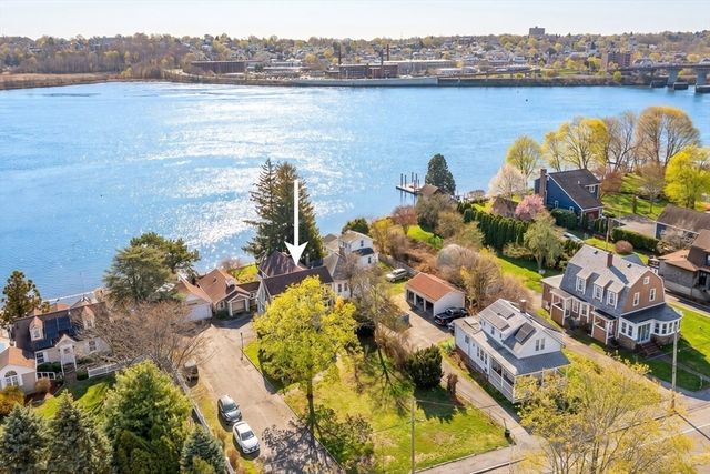 1292 Riverside Ave, Somerset, MA 02726