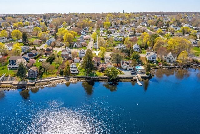 1292 Riverside Ave, Somerset, MA 02726