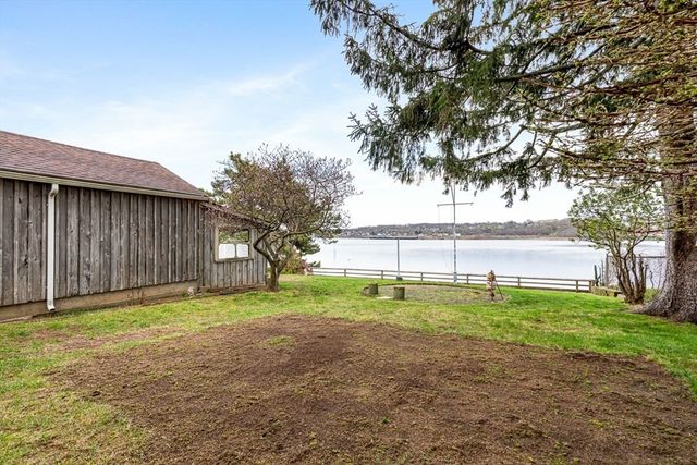 1292 Riverside Ave, Somerset, MA 02726
