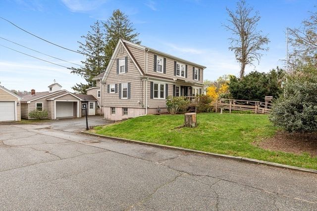 1292 Riverside Ave, Somerset, MA 02726