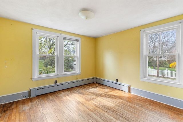 1292 Riverside Ave, Somerset, MA 02726