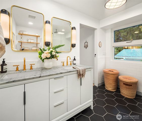 22531 98th Avenue W, Edmonds, WA 98020