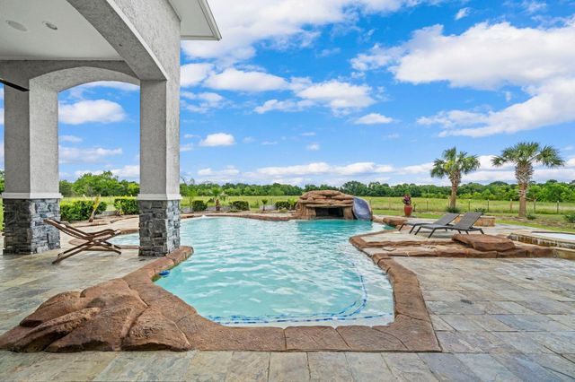 18732 Kz Road, Cypress, TX 77433