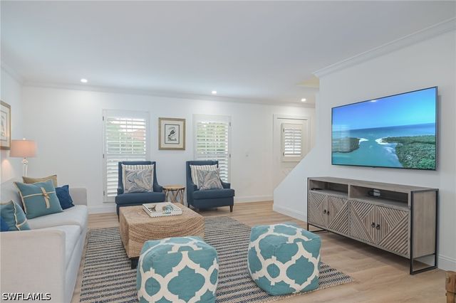1420 Jewel Box AVE, Naples, FL 34102