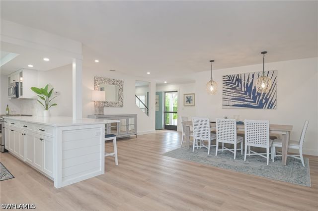 1420 Jewel Box AVE, Naples, FL 34102