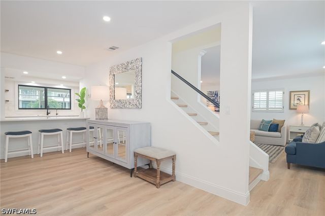 1420 Jewel Box AVE, Naples, FL 34102